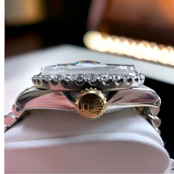 Vintage 1986 Diamond Bezel Oyster Perpetual Datejust Watch Mother of Pearl Face - Picture 6 of 10